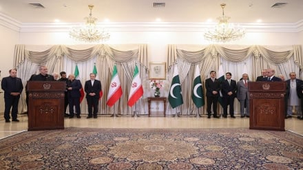 رئیس‌جمهور ایران: برای معماری جدید امنیتی منطقه، دست دوستی به سوی کشورهای اسلامی دراز می‌کنیم