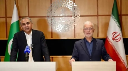 دیدار وزیران کشور ایران و پاکستان/ قدردانی از میانجی‌گری اسلام‌آباد و تأکید بر افزایش تجارت ۱۰ میلیارد دلاری