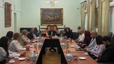  Երևանում ԻԻՀ  դեսպանը   հանդիպում ունեցել  սոցիալական ցանցերի մի խումբ   ներկայացուցիչների հետ