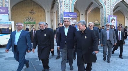 تشرف وزیر داخله پاکستان به حرم رضوی