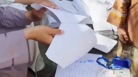 کمک یک بنیاد خیریه به دانش آموزان نیازمند در بلخ