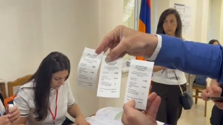 ՀՀ–ում մեկնարկեցին խորհրդարանական ընտրությունները 2005 ընտրատեղամասերում