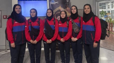 Primeras gimnastas iraníes en competir en el Campeonato Asiático tras la Revolución Islámica