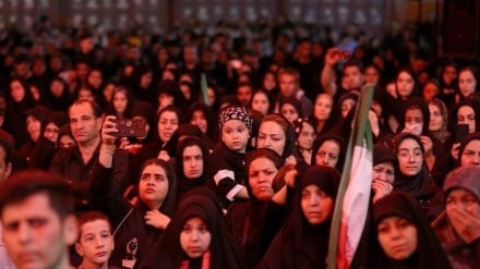 نخستین شب عزاداری محرم با حضور عاشقان ولایت در جوار مرقد قائد شهید انقلاب