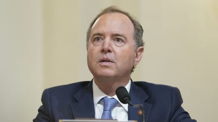 Senador estadounidense: Trump miente repetidamente sobre la guerra contra Irán