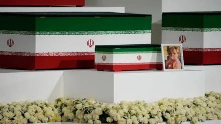Jehona e ceremonisë së funeralit për udhëheqësin martir të Revolucionit Islamik në mediat e huaja