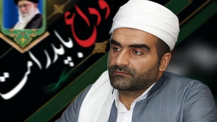 روحانی اهل سنت ایران: ارادت مردم کردستان به ارزش‌های دینی در آیین تشییع رهبر شهید نمایان شد