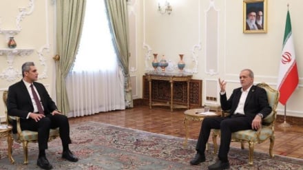 Hubungan Iran-Irak Lebih dari Sekadar Tetangga; Pezeshkian Tekankan Persaudaraan Abadi