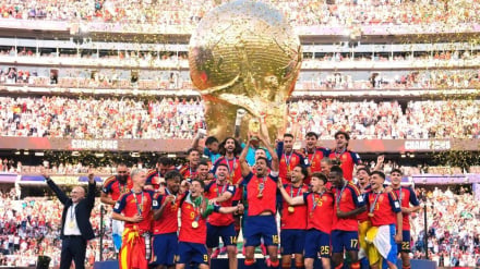 İspaniyə Dınyo Kubokış çokonə kəsbış karde və çandə milyon ğeyri-futbolə insonon ğəlbış çoko fəthış karde? 