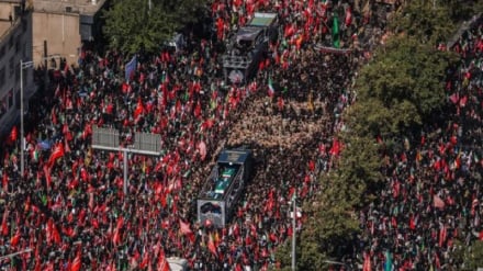 Financial Times: El funeral del Líder mártir de Irán ha sido una de las ceremonias más grandes de la historia contemporánea
