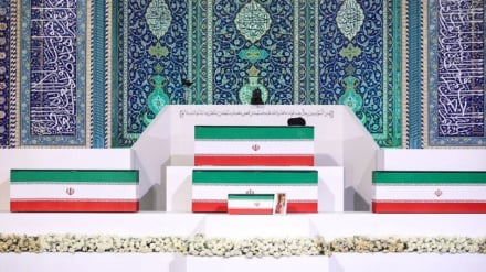 Delegacionet ndërkombëtare i bëjnë homazhe arkivolit të udhëheqësit martir të Revolucionit Islamik të Iranit