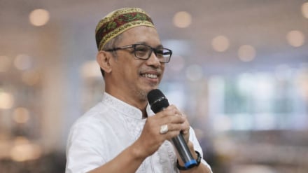 Duka Husaini dalam Kegelapan Oseanografi