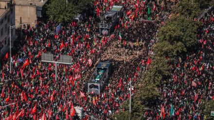 Financial Times: İran'ın Şehit Liderinin Cenaze Töreni, Çağdaş Tarihin En Büyük Törenlerinden Biri