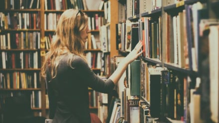 Mengapa 9 dari 10 Buku Terlaris di Inggris Menampilkan Pembunuhan Perempuan?