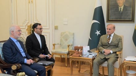 پاکستان ته د ایران د کورنیو چارو وزیر ستراتیژیک سفر ؛ له ۱۰ میلیارد ډالرو سوداګریز تړون تر امنیتي اوسرحدي همکارۍ پورې