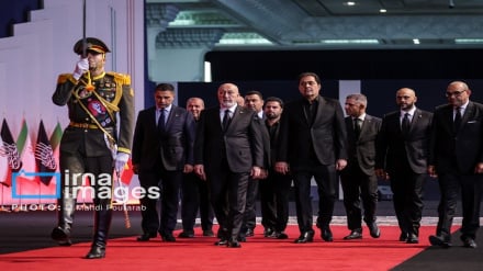Ceremonia e funeralit dhe homazheve për liderit e martirizuar të Revolucionit Islamik të Iranit + Foto (4)