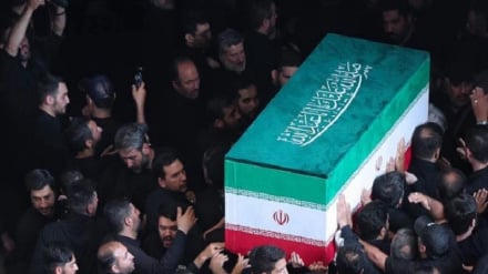 Arranca el cortejo fúnebre del puro cuerpo del Líder mártir de Irán