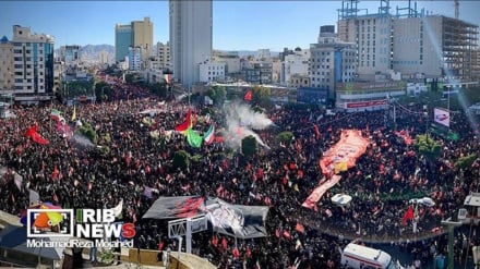 Машҳадда Инқилобнинг шаҳид бўлган раҳбари учун дафн маросими бўлиб ўтмоқда