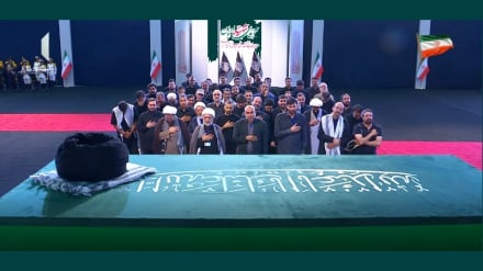 ادای احترام نمایندگان لشکر فاطمیون افغانستان به مقام امام شهید امت