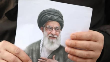Pensador argelino: El nombre del mártir ayatolá Seyed Ali Jamenei permanecerá para siempre en la historia