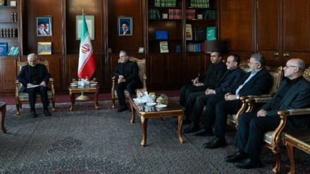 Araghchi në një takim me përfaqësuesit e Hamasit, Hezbullahut dhe Frontit Popullor të Palestinës: “Kriminelët përmes terrorit, nuk do të arrijnë askund”