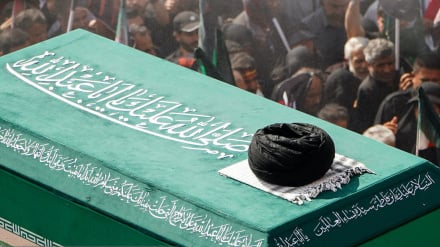 Në Teheran fillon ceremonia e përcjelljes së kufomës së udhëheqësit martir të Revolucionit Islamik ka filluar