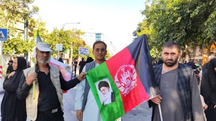 حضور گسترده افغانستانی ها در مراسم تشییع،پایان پنجمین نشست هفته صنعت و معدن و تاکید پاکستان بر تداوم عملیات نظامی 
