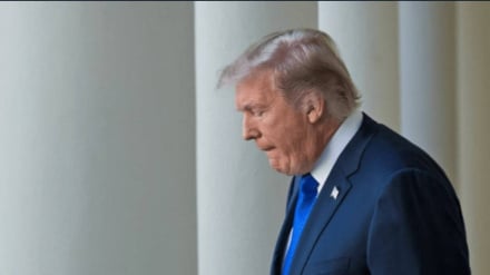Trump: Kami Tak Incar Penggulingan Pemerintah Iran—Tapi Serangan Malam Ini Bisa Terjadi