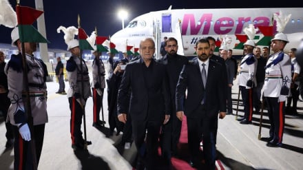 Arkivoli i udhëheqësit të martirizuar të Revolucionit Islamik mbërriti në Naxhaf/Kryeministri irakian priti zyrtarisht presidentin iranian