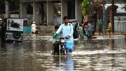 په پاکستان کې د موسمي بارانونو او سېلابونو  ۱۰۹ کسان قربانی کړل 