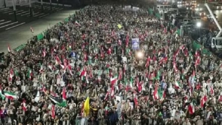 Populli jemenas në Sanaa mblidhen për të falënderuar Iranin për thyerjen e bllokadës ndaj Jemenit