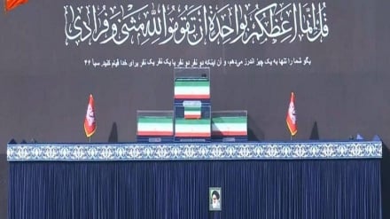Devrim’in şehit liderinin ve beraberindeki şehit naaşlarının yerleştirildiği platformun Teheran Musalla’daki görüntüleri.