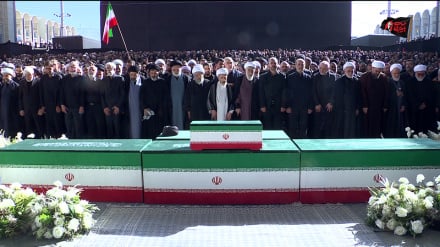 وداع با مجاهد شهید؛ نماز بر پیکر امام خامنه‌ای اقامه شد