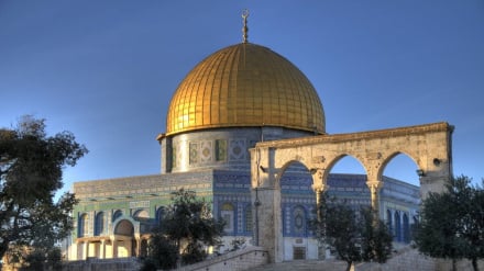 Boçi qıləy dıvlət ki mısılmonon ğiblə çəy dastədəy, dəğiğən həmonə ko əncom doydə ki israil çəy dumoədəy?