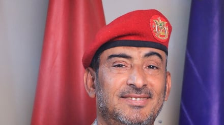 د سعودي تر ملاتړ لاندې د یمن د تښتېدلي حکومت دفاع وزارت وایي، د وسله‌والو ځواکونو لوی درستیز په بریدونو کې وژل شوی