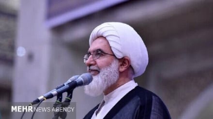 Khatibu wa Swala ya Ijumaa Tehran: Adui anataka kuleta mifarakano; kila mmoja alinde umoja