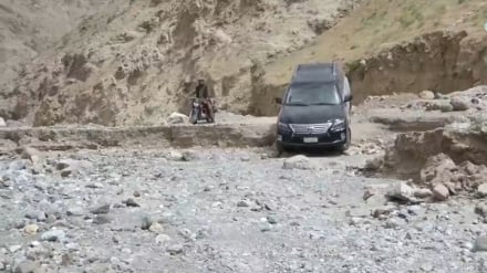 جاده‌های بی‌کیفیت ولسوالی نمک آب و انتظار مردم از مسئولان