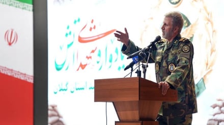 د پوځ لوی درستیز امیر حاتمي:: د دښمنانو په مقابل کښې په اقتدار سره ولاړ یوو
