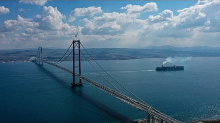 Türkiye, Rusya’ya giden ticari gemilerin Karadeniz’deki geçişini kısıtladı