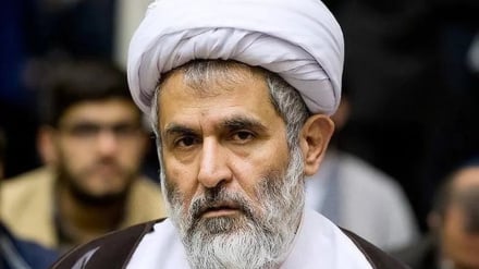 طائب: تنگه هرمز تحت کنترل و مدیریت ایران است