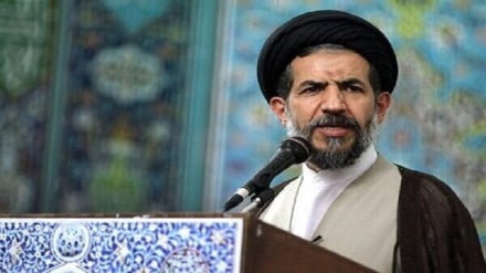 Imamu wa Swala ya Ijumaa Tehran:  Qur’ani yahimiza mshikamano wa Umma wa Kiislamu
