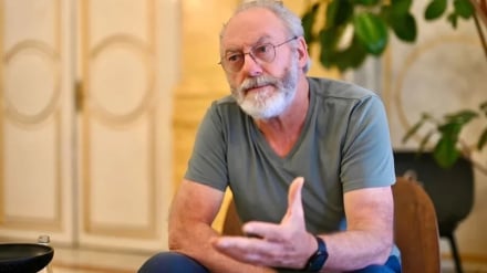 Bekannter irischer Schauspieler kritisiert Verbrechen des zionistischen Regimes gegen Palästinenser