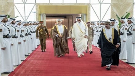 Konsultasi Emir Qatar dengan Sultan Oman