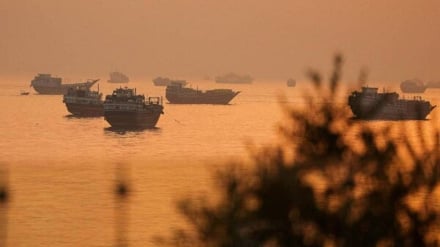 Sputnik: Hanya 3 Kapal yang Melintasi Selat Hormuz