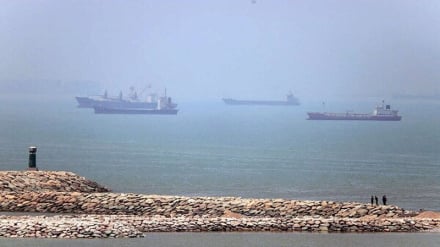 Hormuz Nyaris Kosong: Hanya 2 Kapal Melintas