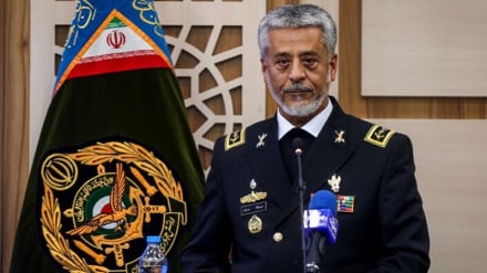 دریادار سیاری: دشمن نمی‌تواند مقابل جوانان با انگیزه ایران ایستادگی کند