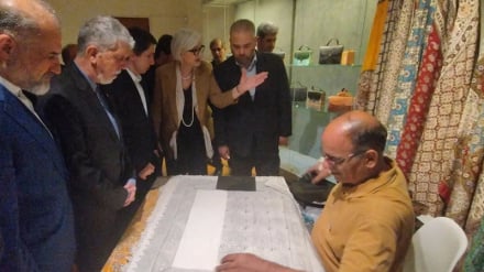 Kafilah Budaya 'Minab 168' di Moskow; Pameran Karya Seniman Iran Pukau Wakil Menteri Kebudayaan Rusia