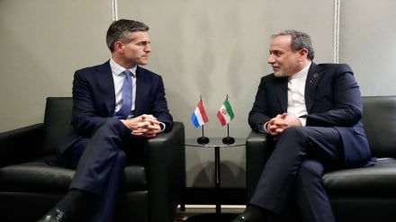 Araghchi takohet me homologët e tij në margjinat e Asamblesë së Përgjithshme të OKB-së; kritika ndaj Francës për bashkëpunimin me SHBA-në dhe Izraelin