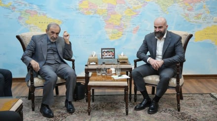 Velayəti: Kırdıstonı məntəğə və İrağ, İron İslom Respublika xariciyə siyasətdə xususi iyən muhimmə vırəş heste