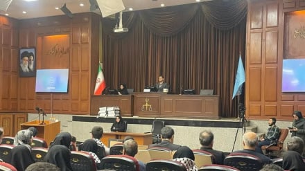 Wairani 352,983 washtaki Marekani na Israel kwa vita vya kwanza dhidi ya Iran